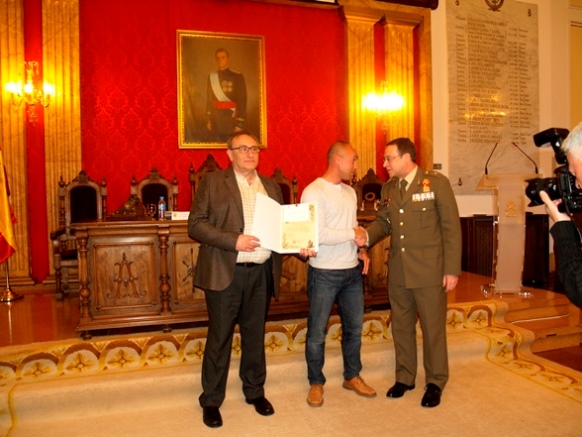 Entrega diploma Premios Ejército 2015 modalidad regional