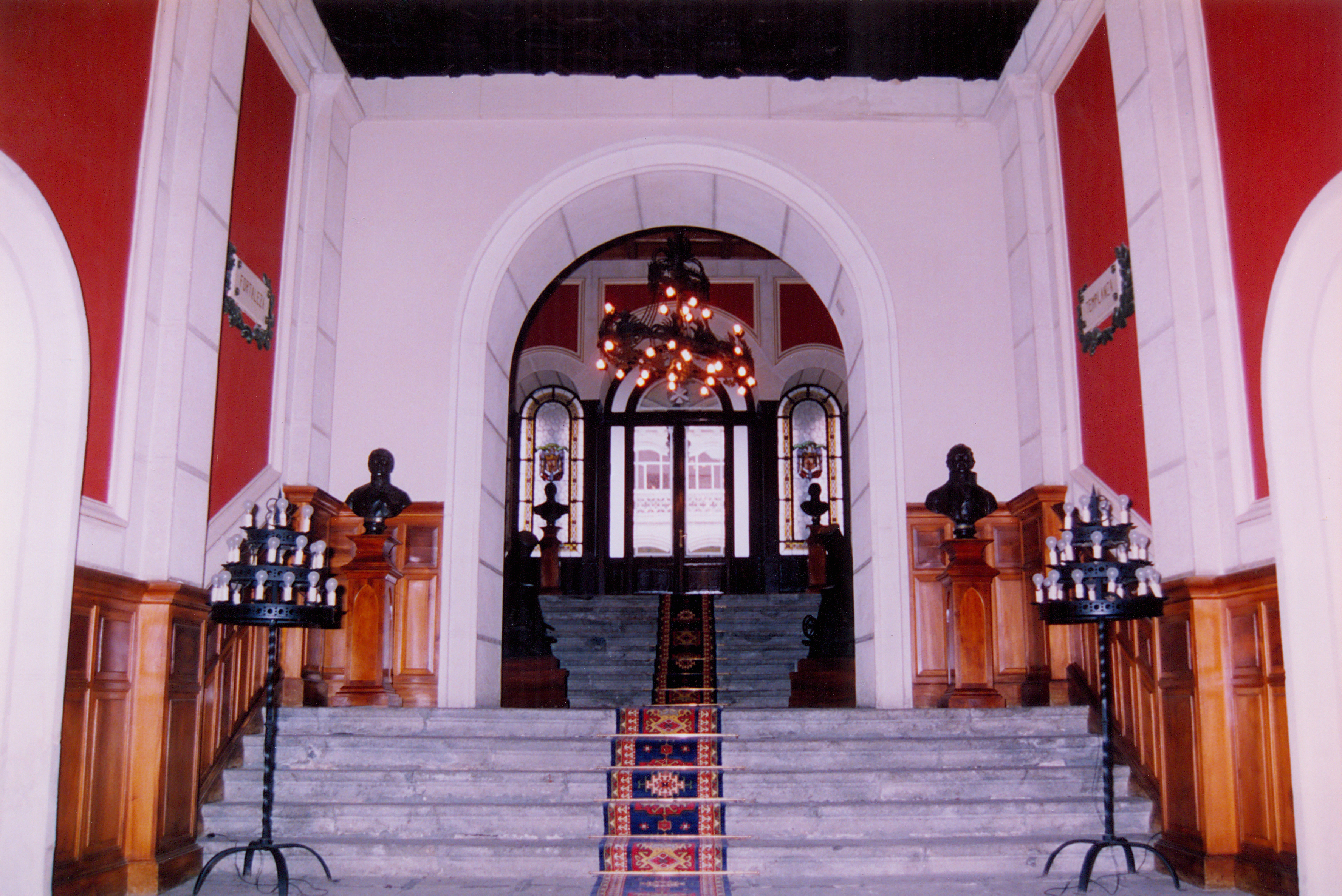 Entrada de San Francisco, 2001